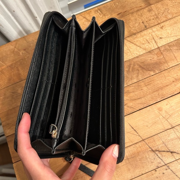 Kate Spade Wallet - Picture 3 of 3